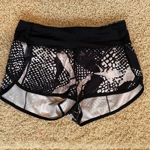 Lululemon Speed Short in Static Mist